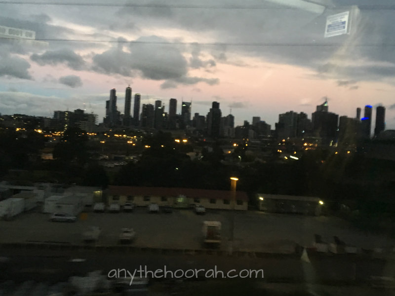 melbourne skyline at dusk