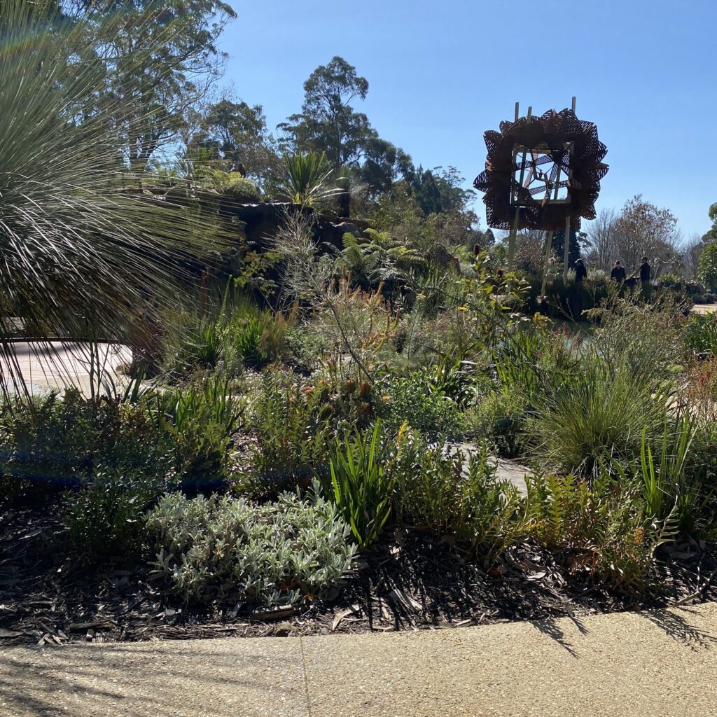 chelsea australian garden - sculpture and landscaping